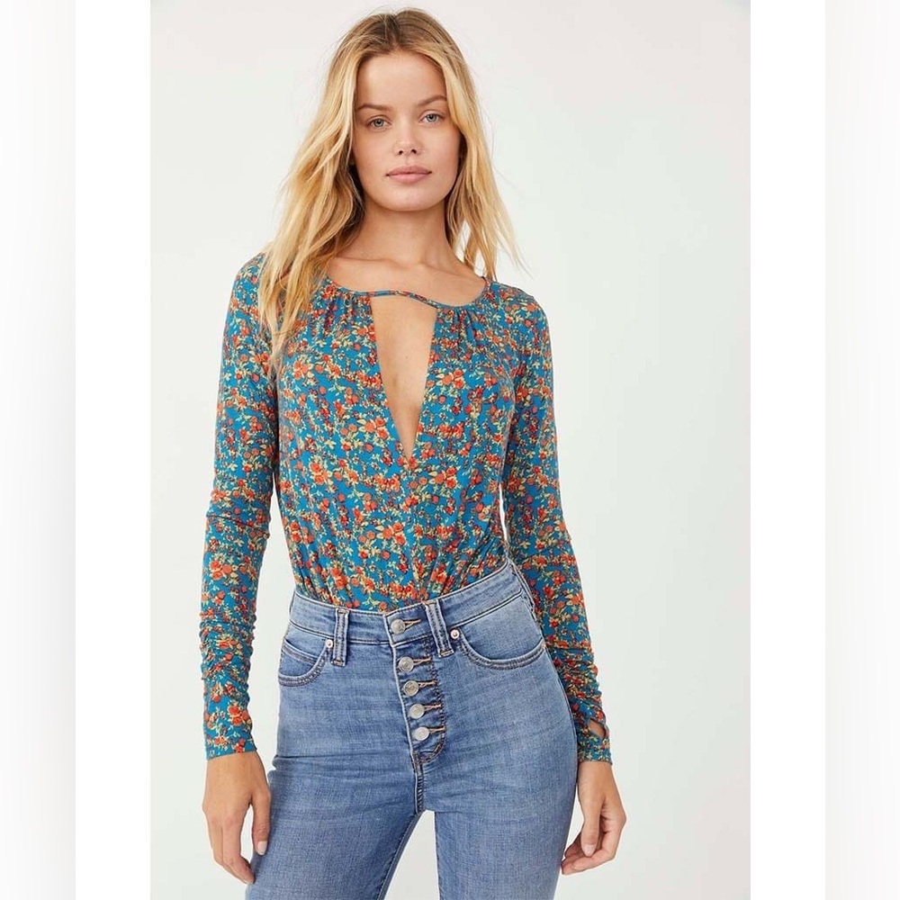 Intimately Free People Kaya Blue Floral Keyhole Bodysuit – Size M